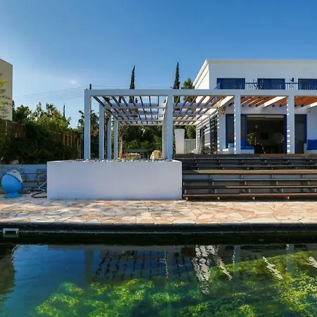 Villa Aisopou 2 *